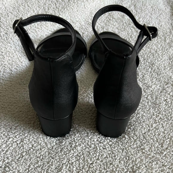 Black heels, wore once, great condition! - Picture 3 of 4